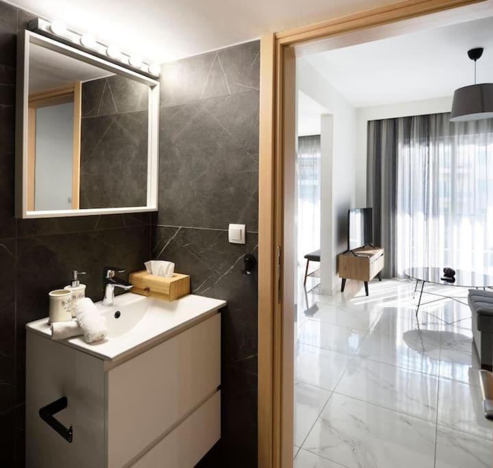 Twin Superior Suites Thessaloniki Exterior foto
